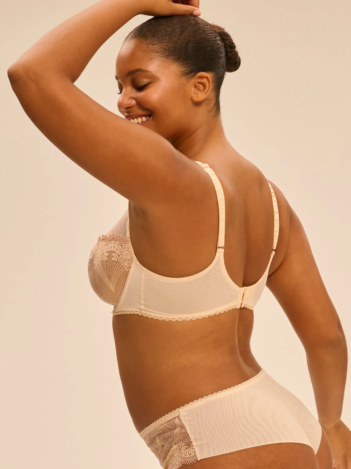 Allure Full Coverage Plunge - Chic Beige