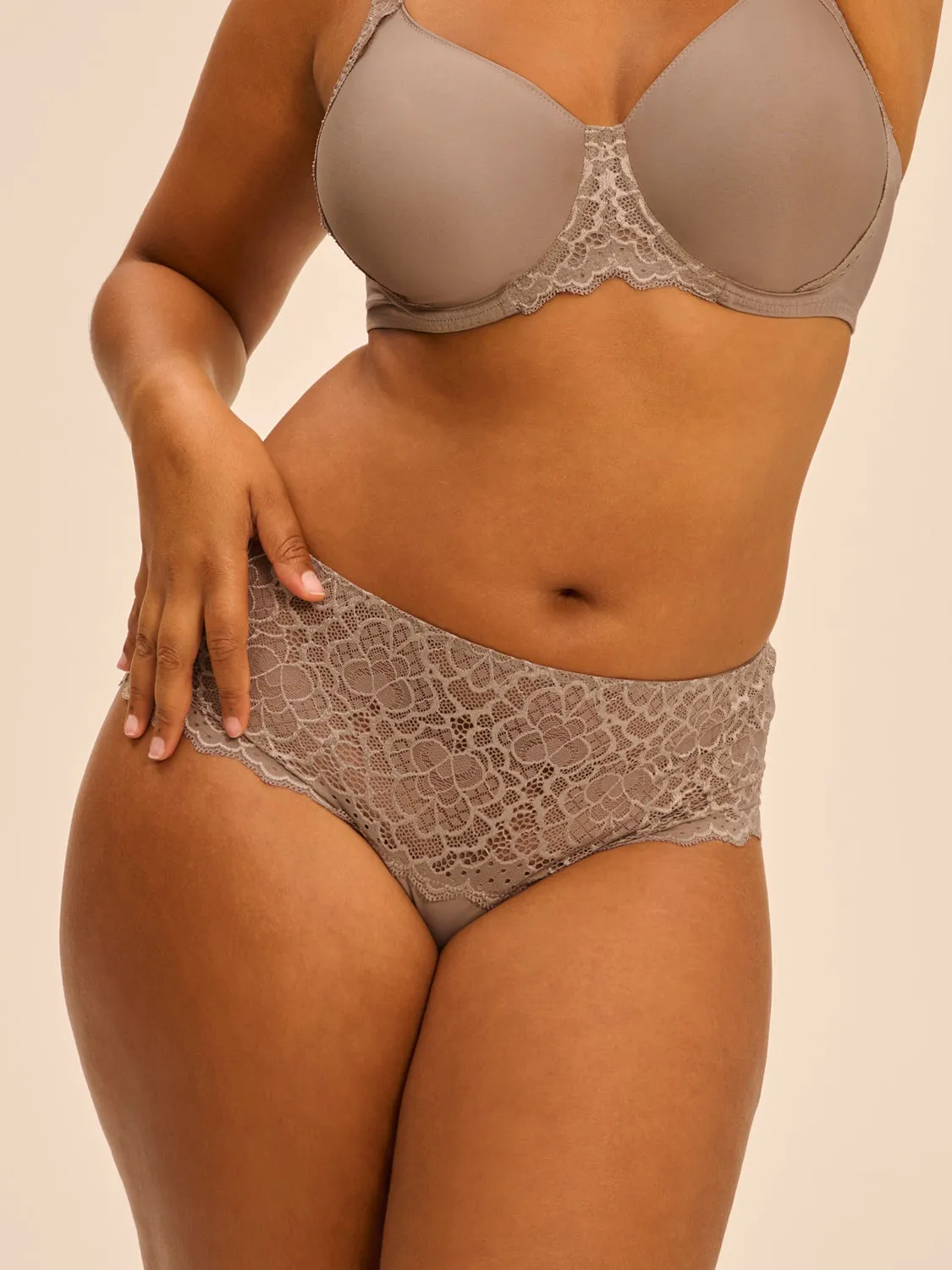 Caresse Boyshort - Greige