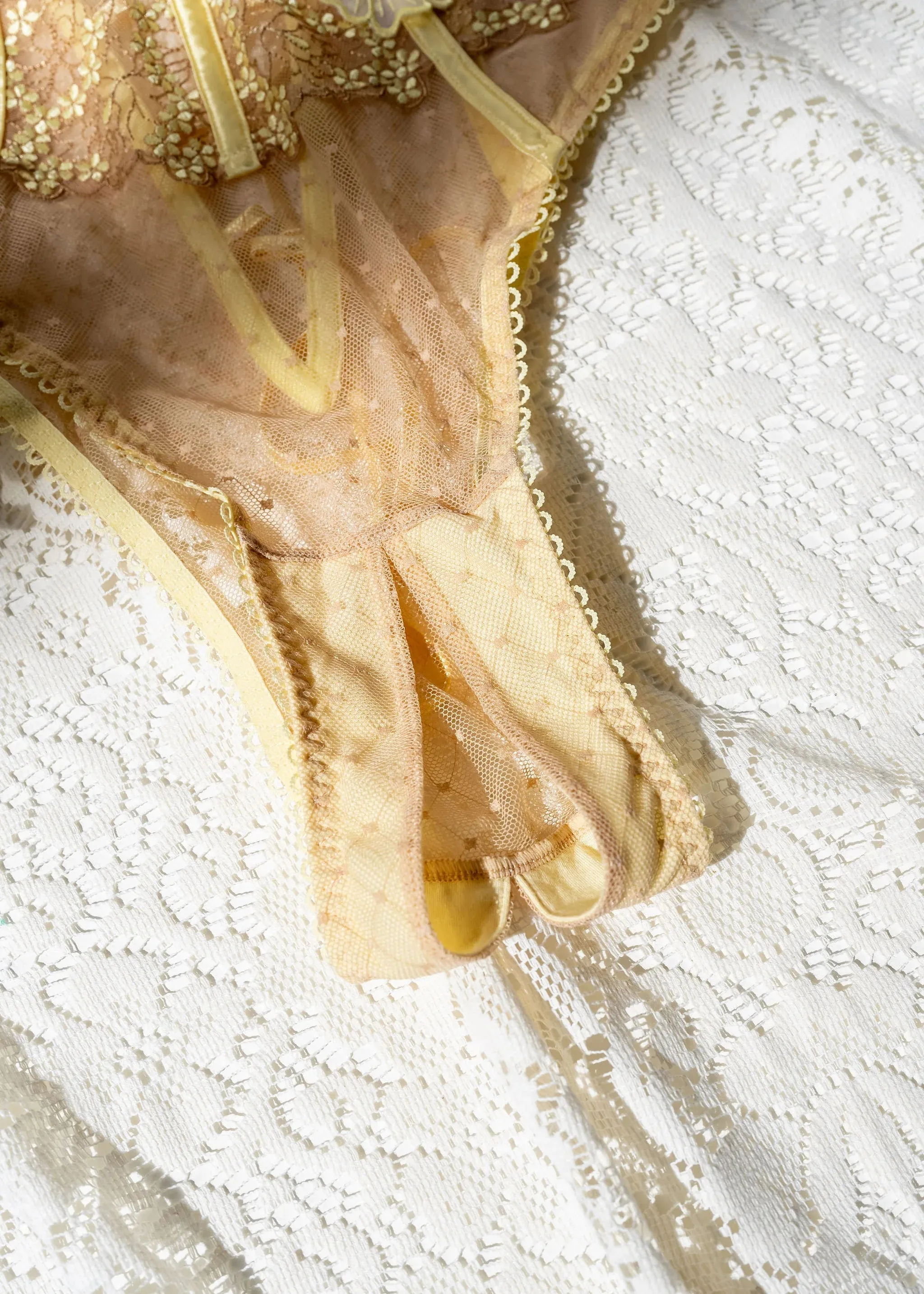 Embroidered Appliqu Crotchless Teddy - Lemon Chiffon