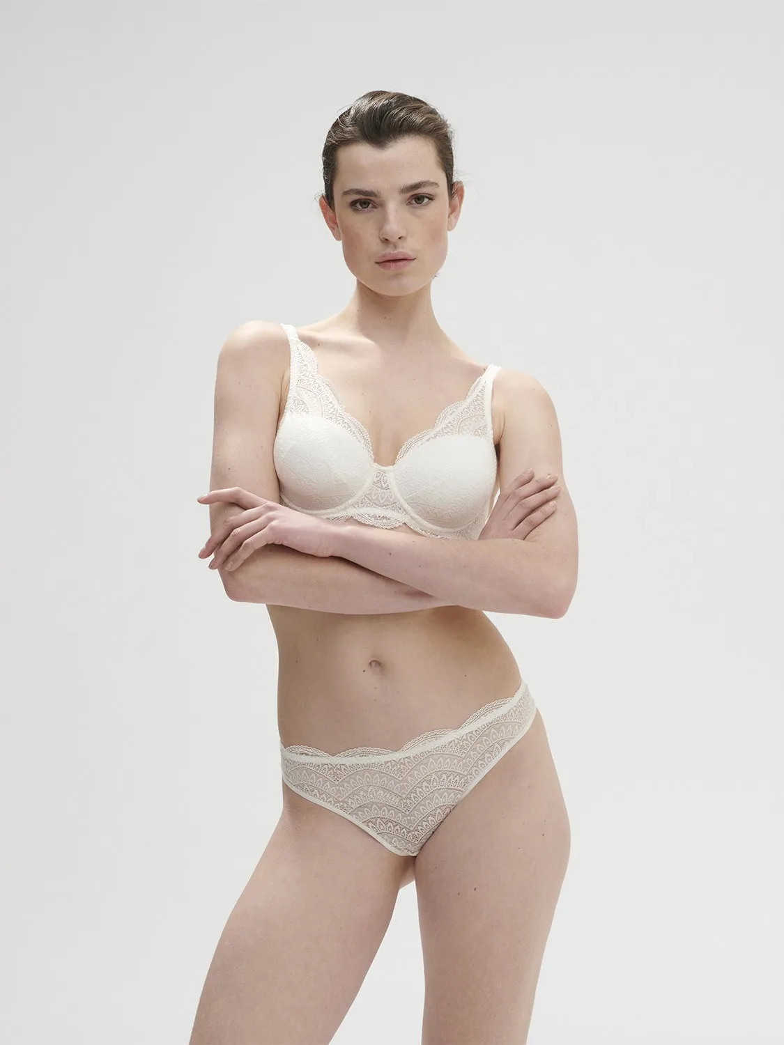 Karma Triangle 3D Demi - Ivory