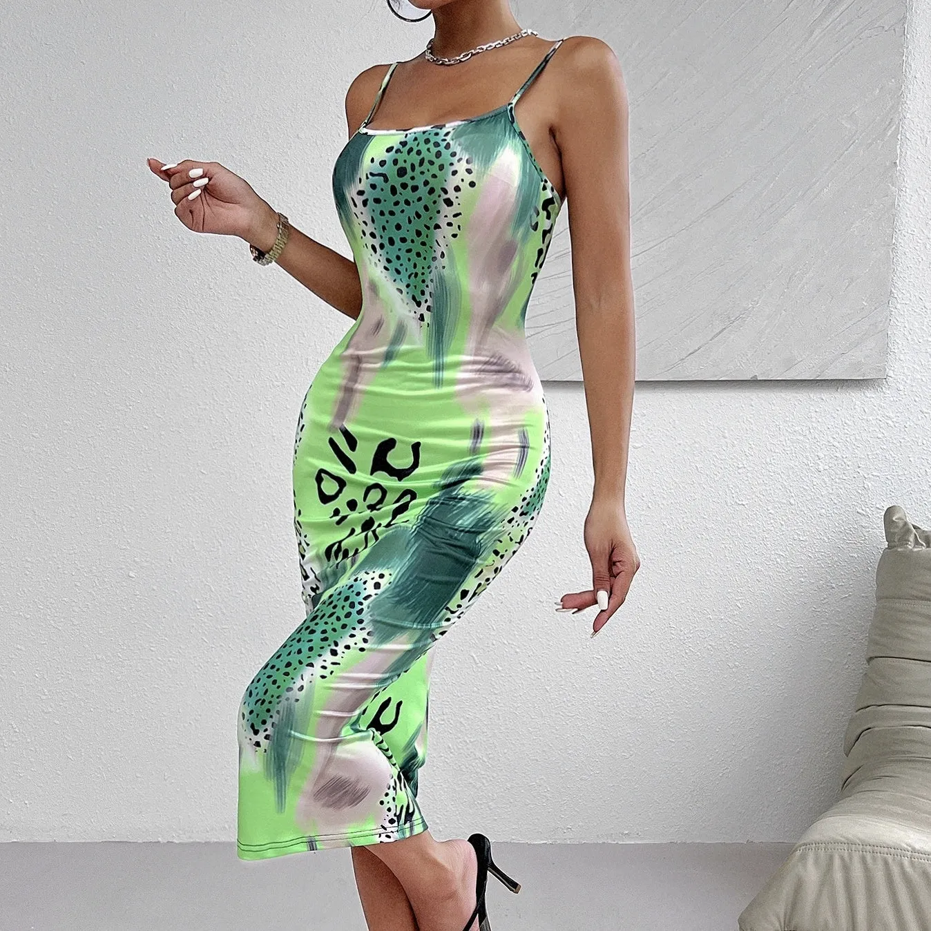 Ladies' Leopard Print Cross Shoulder Strap Backless Dress With A Banquet Vibe. Out Of The Street Fashion Bag Arm Long Skirt